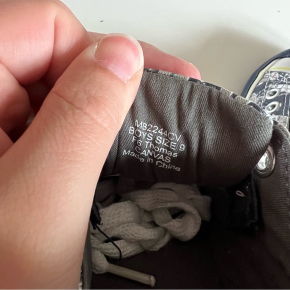 [BOGO ✨] Robot Slip-On Shoes 🤖 - Picture 5 of 6